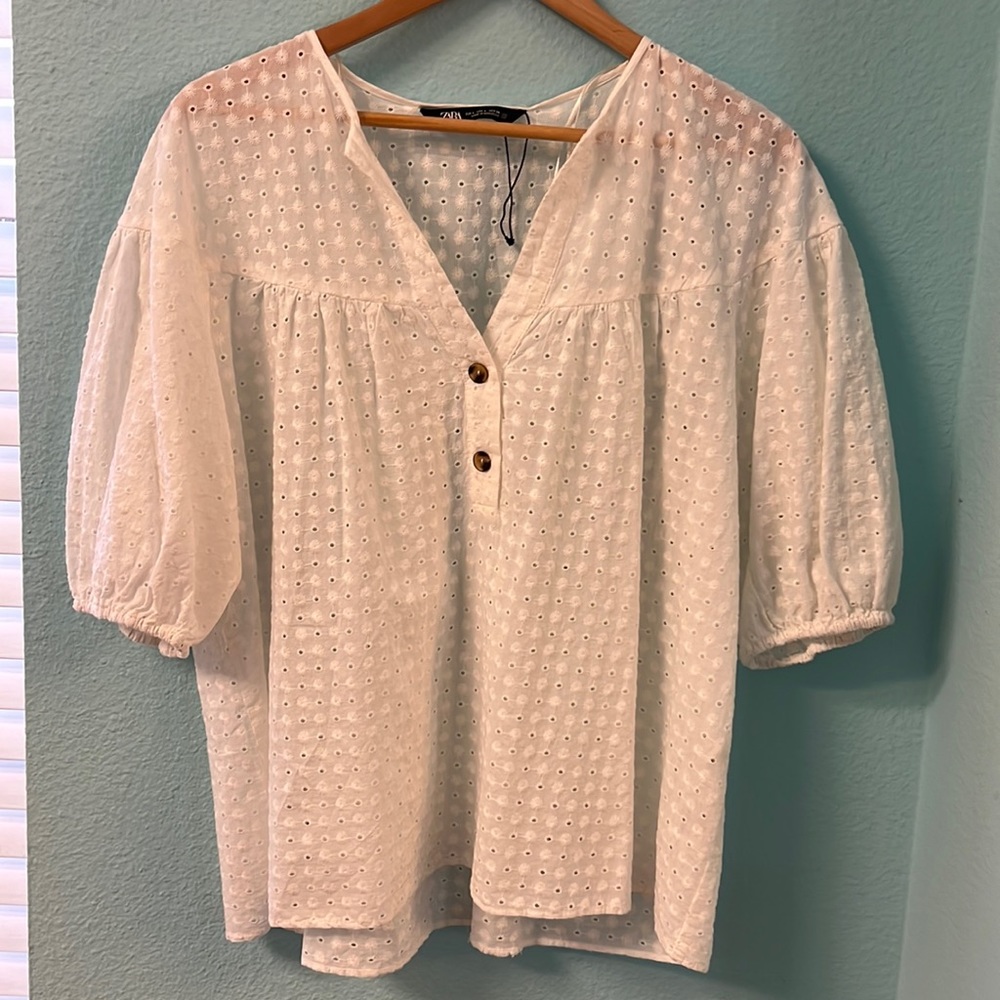 NWOT Zara Eyelet Top